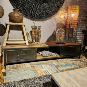 TV dressoir mix van oud gerecycled hout en metaal. Laatste showroommodel!