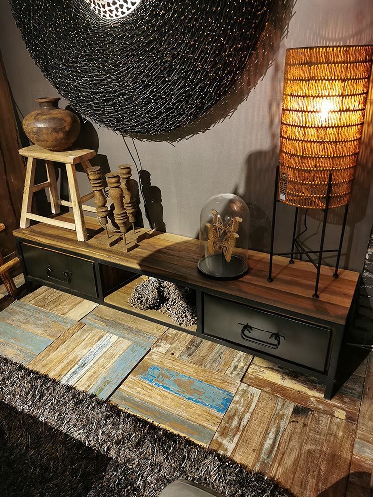 TV dressoir mix van oud gerecycled hout en metaal. Laatste showroommodel! - Afbeelding 2