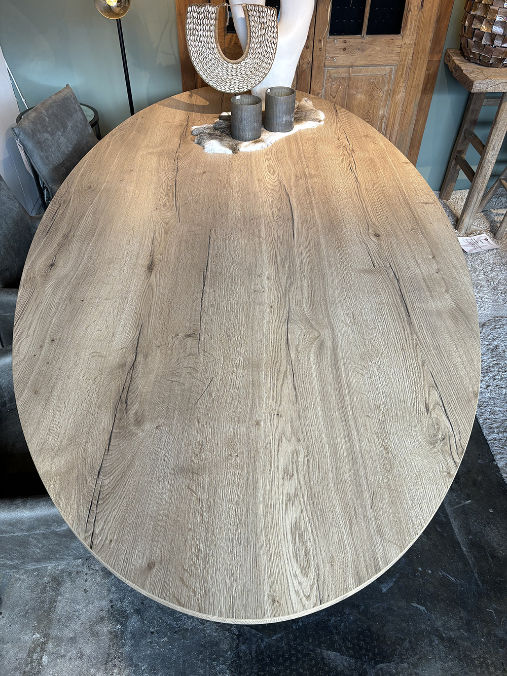 Eetkamertafel met een ovaal tafelblad