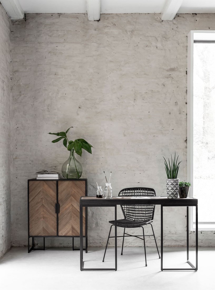 Teakhouten side table