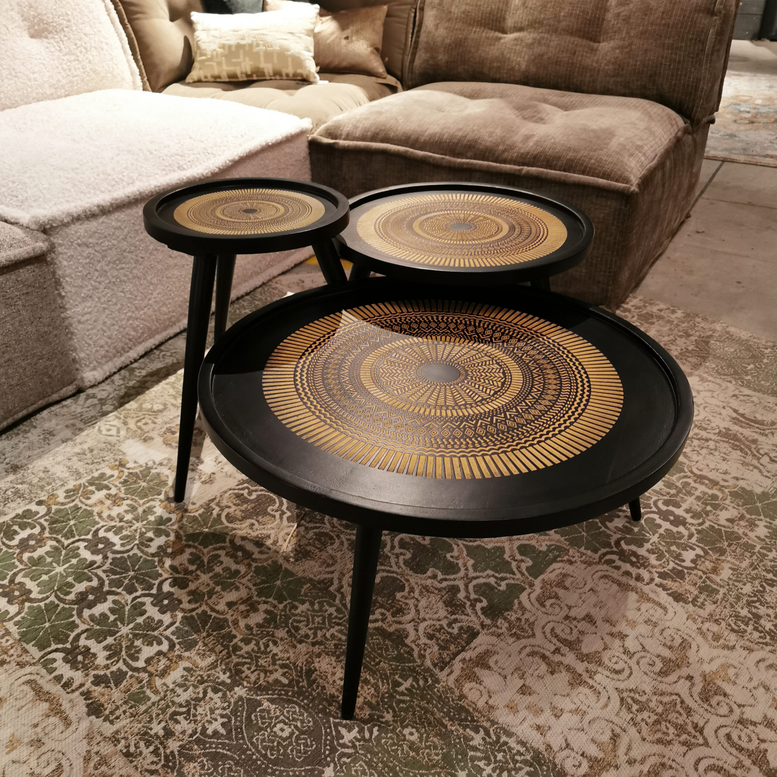 Salontafel set van 3 houtsnijwerk