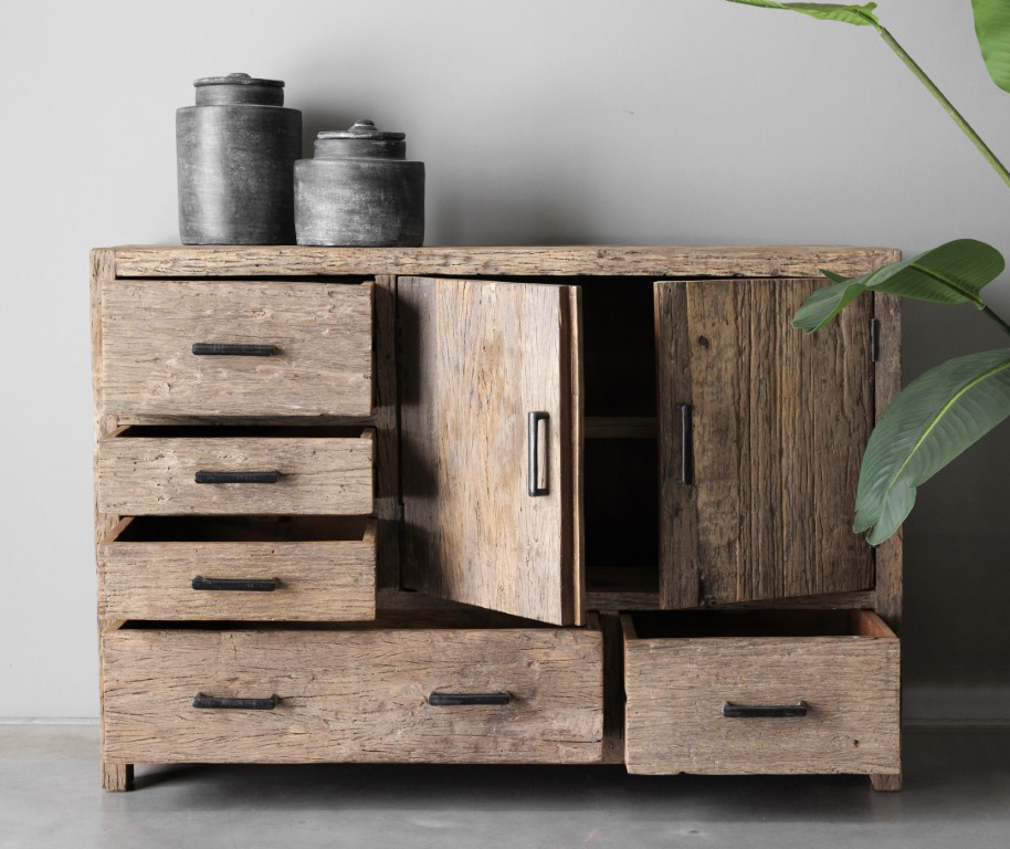 Houten dressoir met 2 deuren en 5 lades