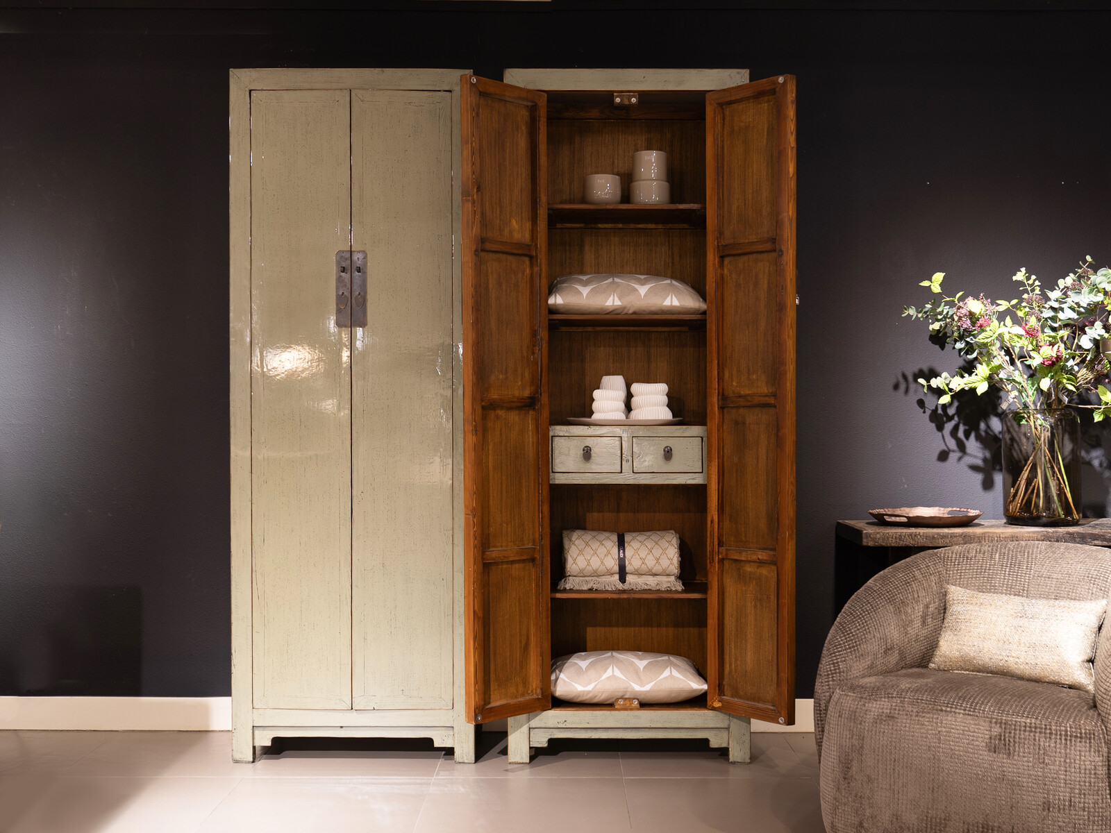 Hoge gelakte Aziatische kast - Hoogglans groen Jade - 80x42x225 cm